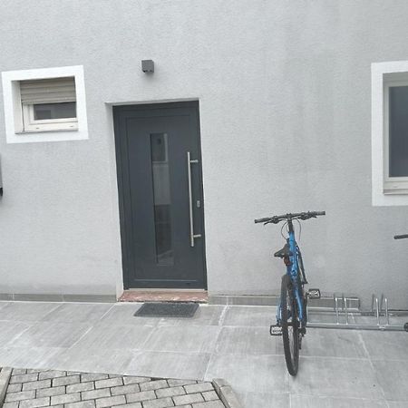 Apartments & Moeblierte Zimmer In Kahl Am Main, Kontaktloser Self Check-In, W-Lan, Schreibtisch, Duschbad, Kuechenzeile, Pkw-Plaetze Kültér fotó