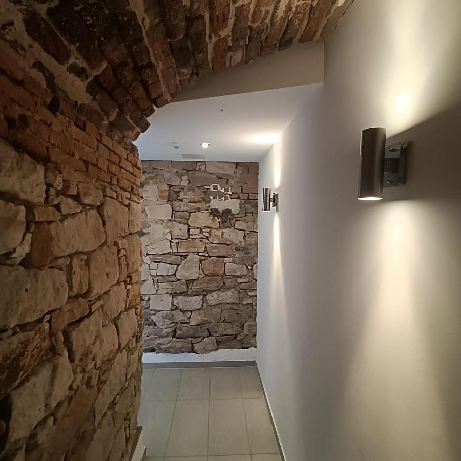 Apartments & Moeblierte Zimmer In Kahl Am Main, Kontaktloser Self Check-In, W-Lan, Schreibtisch, Duschbad, Kuechenzeile, Pkw-Plaetze Kültér fotó